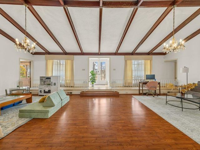 2600 Club Drive, Spartanburg, SC 29302