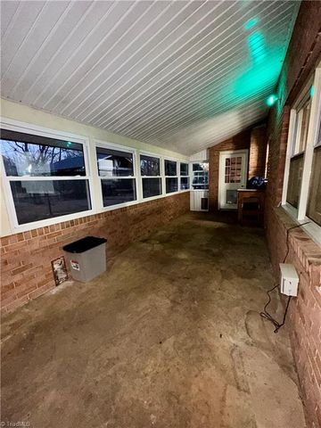 844 Rainbow Road, Advance, NC 27006