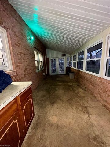 844 Rainbow Road, Advance, NC 27006