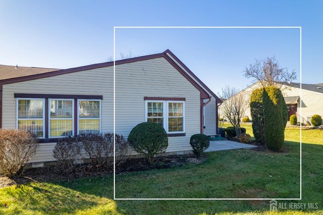 14-B John Paul Jones Drive B, Monroe, NJ 08831