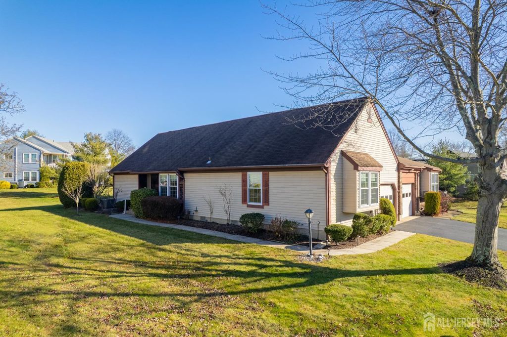 14-B John Paul Jones Drive B, Monroe, NJ 08831