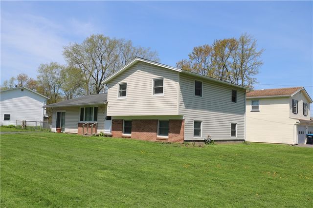 4 Mercury Drive, Gates, NY 14624