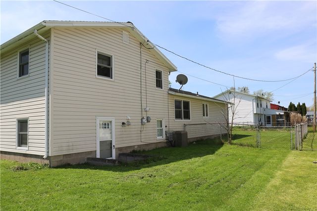4 Mercury Drive, Gates, NY 14624