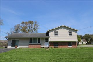 4 Mercury Drive, Gates, NY 14624