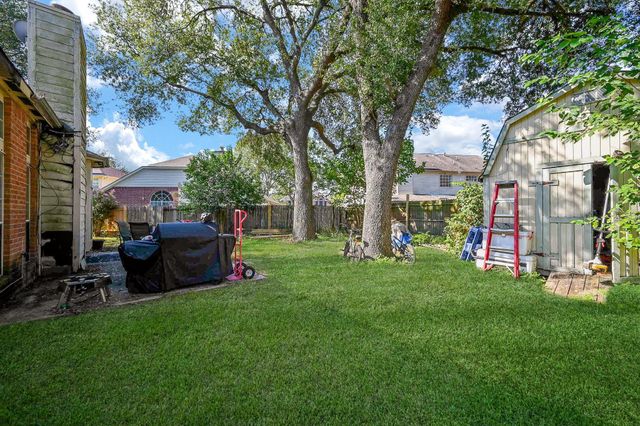 13739 Sablebend Lane, Houston, TX 77014