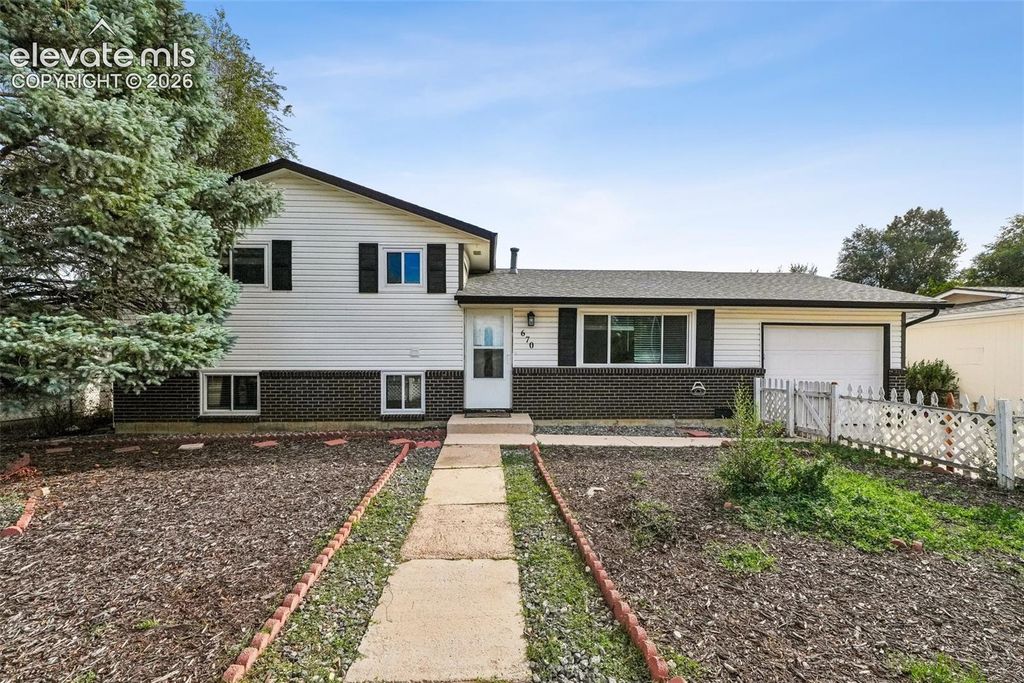 670 Calle Entrada NA, Fountain, CO 80817 — exterior
