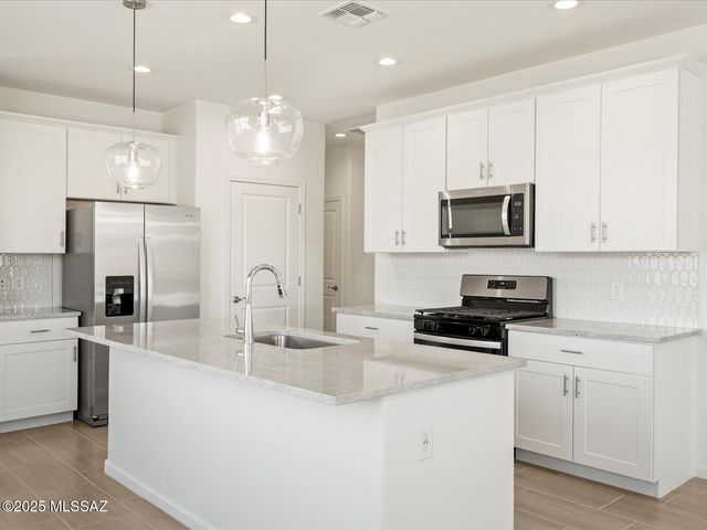 12688 E Caden Drive, Vail, AZ 85641