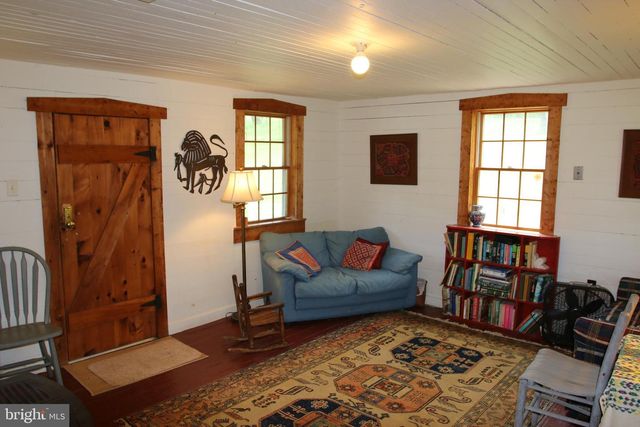 251 BARCLAYS RUN LN, Gore, VA 22637