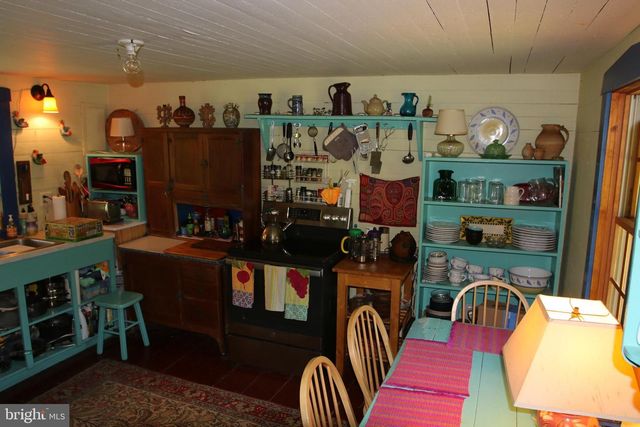 251 BARCLAYS RUN LN, Gore, VA 22637