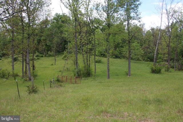 251 BARCLAYS RUN LN, Gore, VA 22637