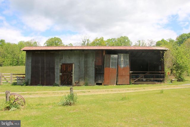 251 BARCLAYS RUN LN, Gore, VA 22637