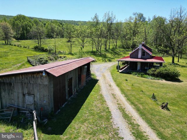 251 BARCLAYS RUN LN, Gore, VA 22637