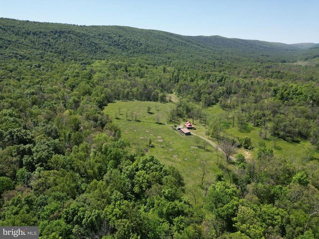 251 BARCLAYS RUN LN, Gore, VA 22637