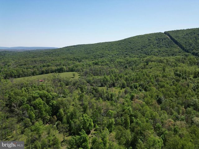 251 BARCLAYS RUN LN, Gore, VA 22637