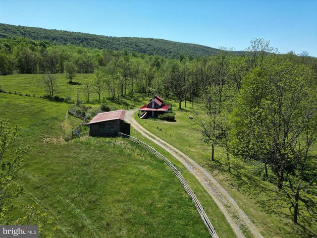 251 BARCLAYS RUN LN, Gore, VA 22637