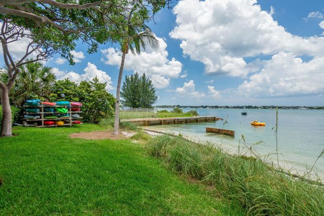 5600 N Flagler Drive 2201, West Palm Beach, FL 33407