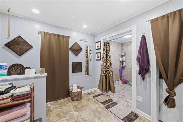 209 W Nebraska Avenue, St Joseph, MO 64504