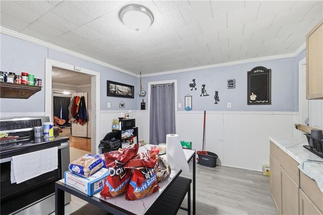 209 W Nebraska Avenue, St Joseph, MO 64504