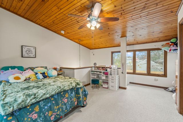 33805 N Oak Street, Grayslake, IL 60030