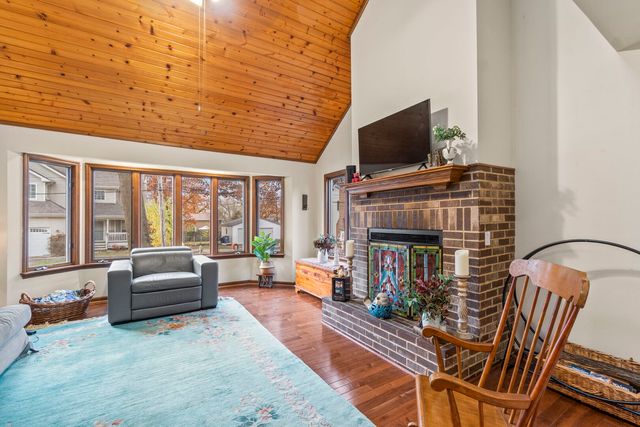 33805 N Oak Street, Grayslake, IL 60030