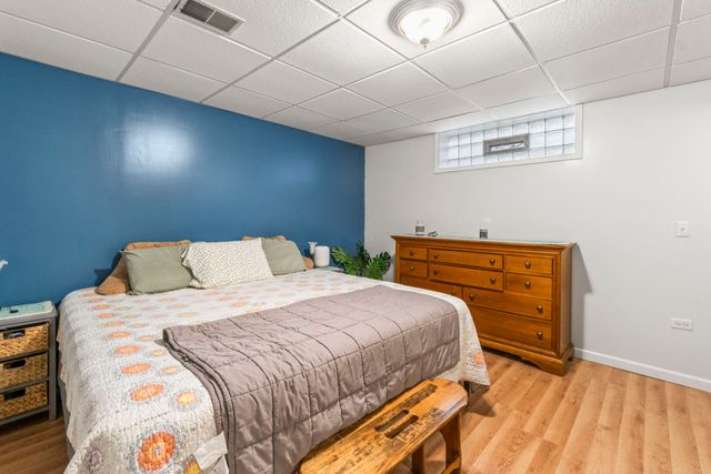 33805 N Oak Street, Grayslake, IL 60030