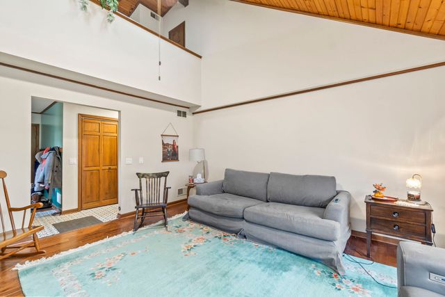 33805 N Oak Street, Grayslake, IL 60030