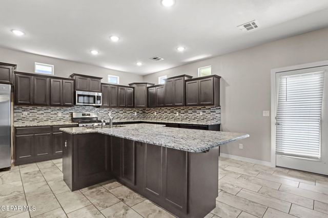 12312 DESERT PATH Court, El Paso, TX 79938