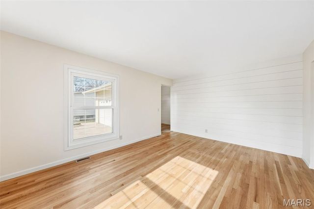 1475 Loveland Drive, Florissant, MO 63031