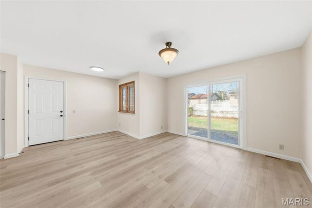 1475 Loveland Drive, Florissant, MO 63031