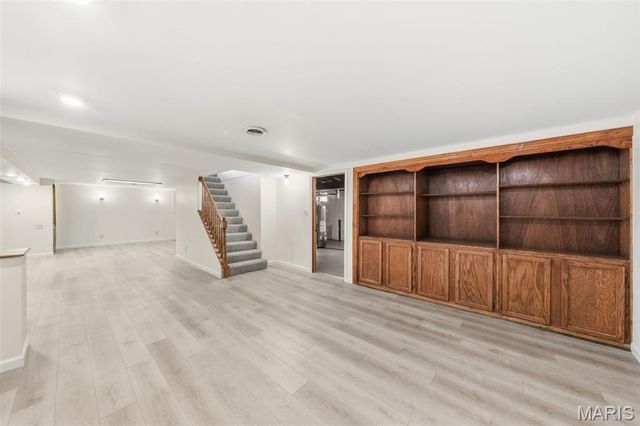 1475 Loveland Drive, Florissant, MO 63031