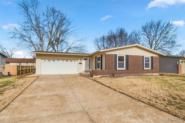 1475 Loveland Drive, Florissant, MO 63031