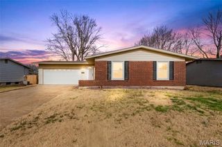 1475 Loveland Drive, Florissant, MO 63031