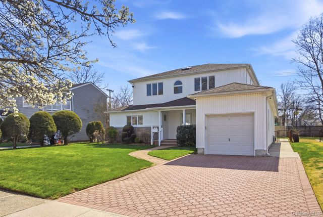 157 Rose Lane, New Hyde Park, NY 11040