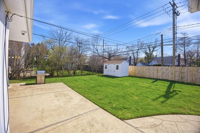 157 Rose Lane, New Hyde Park, NY 11040
