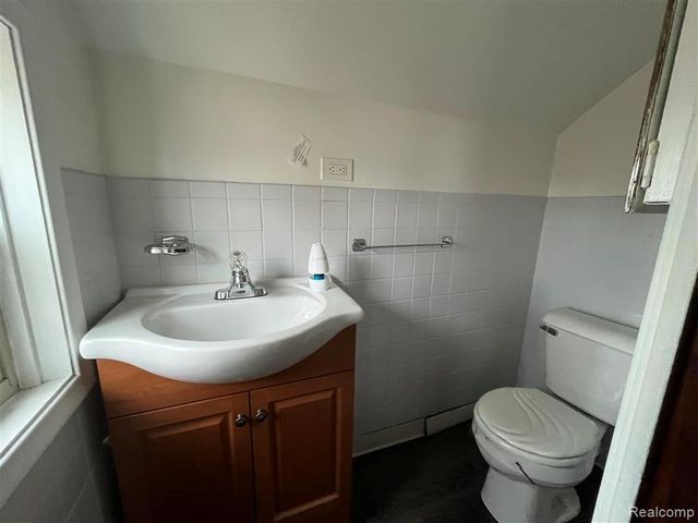 16572 Rosemary, Fraser, MI 48026