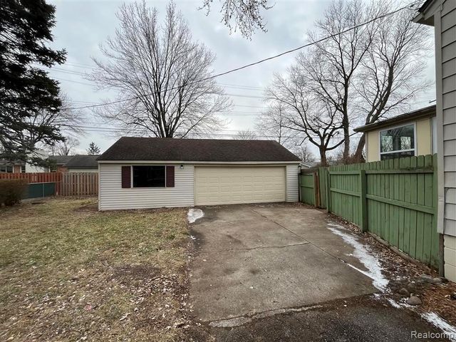 16572 Rosemary, Fraser, MI 48026