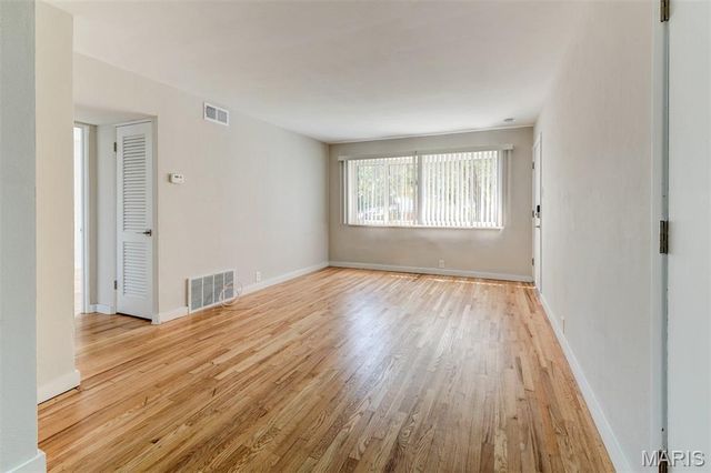 7361 Dale Avenue, St Louis, MO 63117