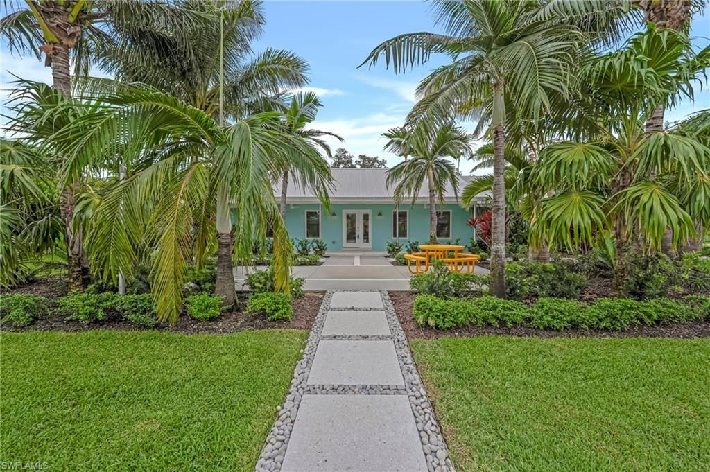 1245 Gasparilla DR, Fort Myers, FL 33901