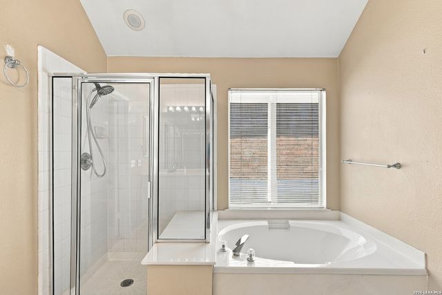 6310 Jade Gln, San Antonio, TX 78249