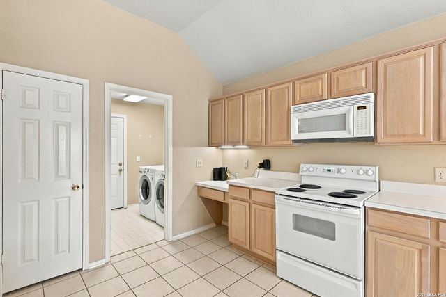 6310 Jade Gln, San Antonio, TX 78249