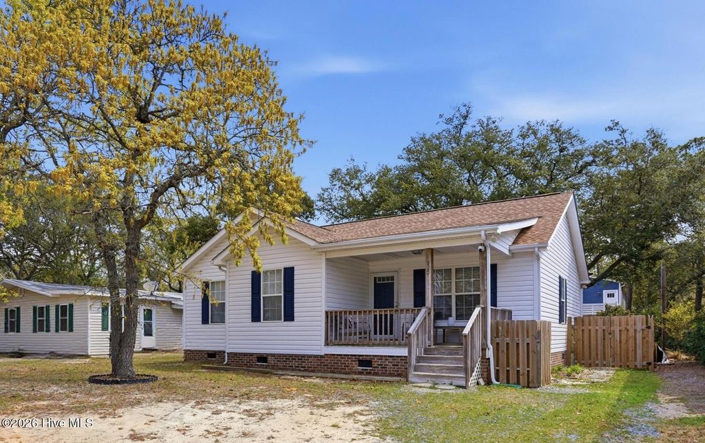 220 NE 55th Street, Oak Island, NC 28465