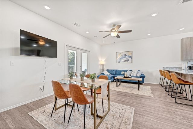 4254 W Bandera Street 2, Fayetteville, AR 72704