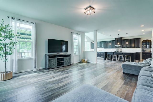 6421 Erica, Victor, NY 14564