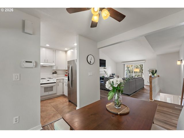 3872 BOTTICELLI St, Lake Oswego, OR 97035