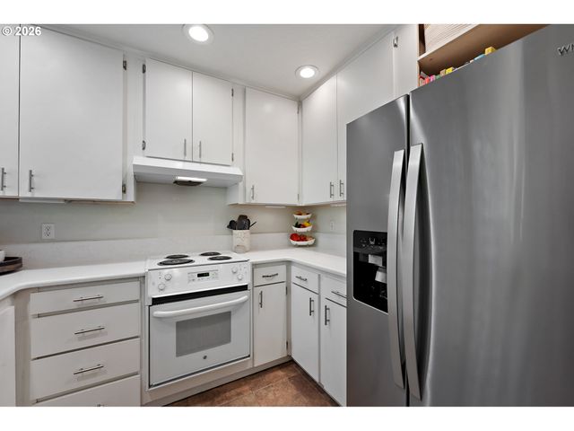 3872 BOTTICELLI St, Lake Oswego, OR 97035