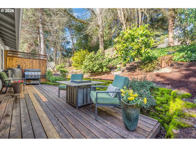 3872 BOTTICELLI St, Lake Oswego, OR 97035