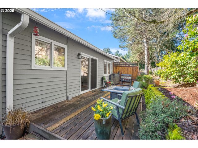 3872 BOTTICELLI St, Lake Oswego, OR 97035