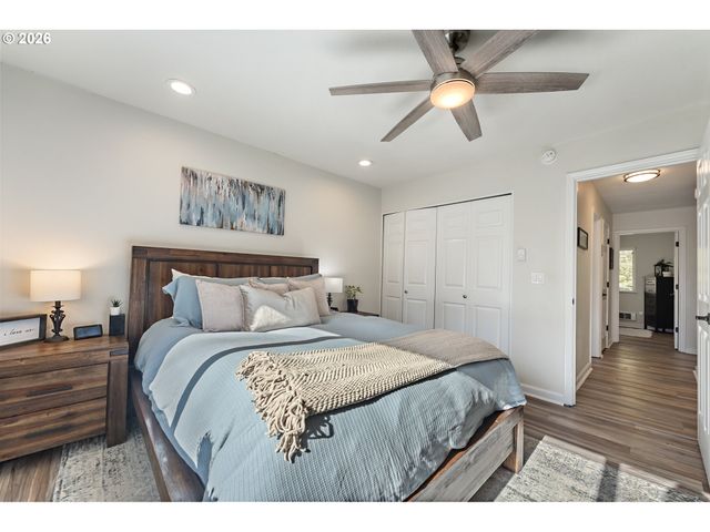 3872 BOTTICELLI St, Lake Oswego, OR 97035