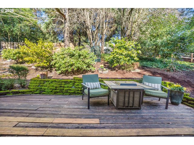 3872 BOTTICELLI St, Lake Oswego, OR 97035