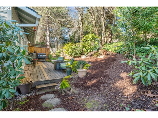 3872 BOTTICELLI St, Lake Oswego, OR 97035